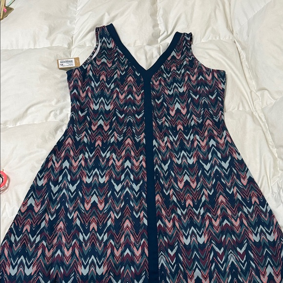 Title Nine Women's Chevron Hillary Dress - Navy and Pink NEW - Picture 9 of 11